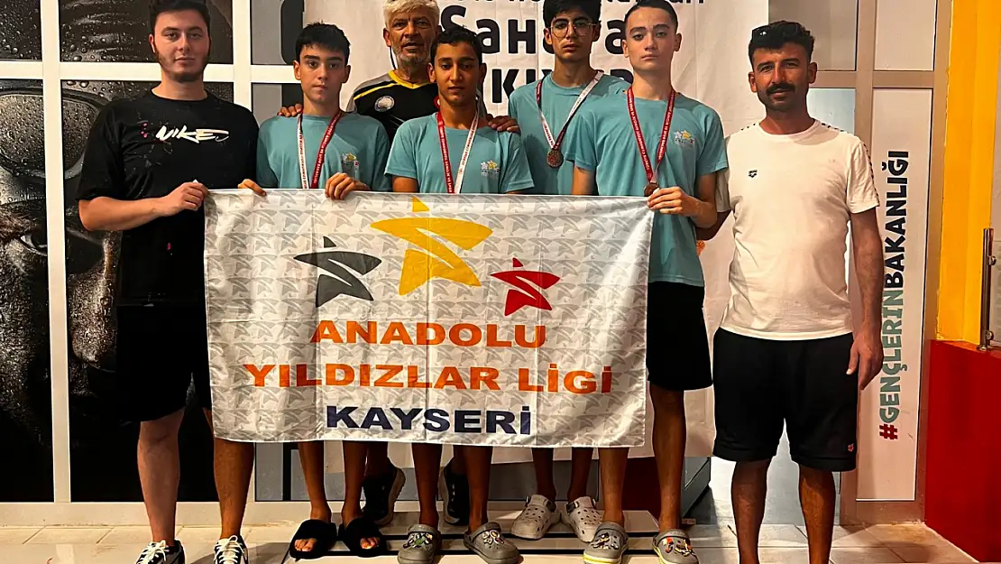 Erkek Yüzme takımımız ANALİG Türkiye 2.'si oldu