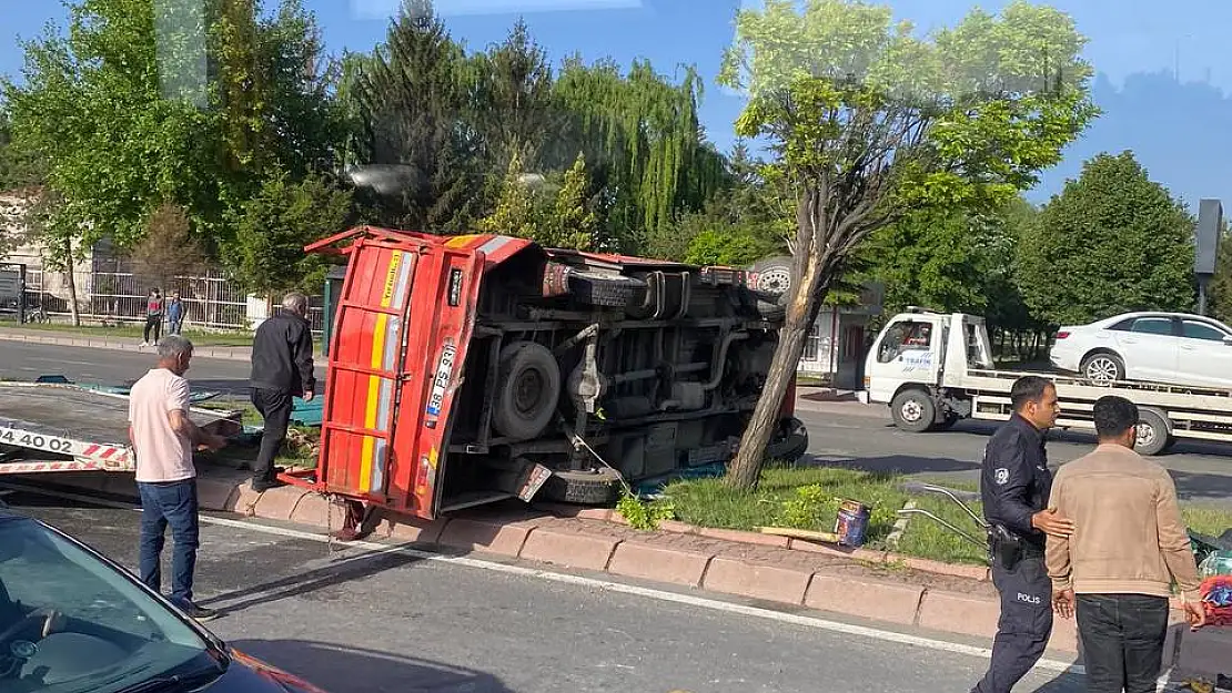 Erkilet Bulvarı'nda kaza: 2 yaralı