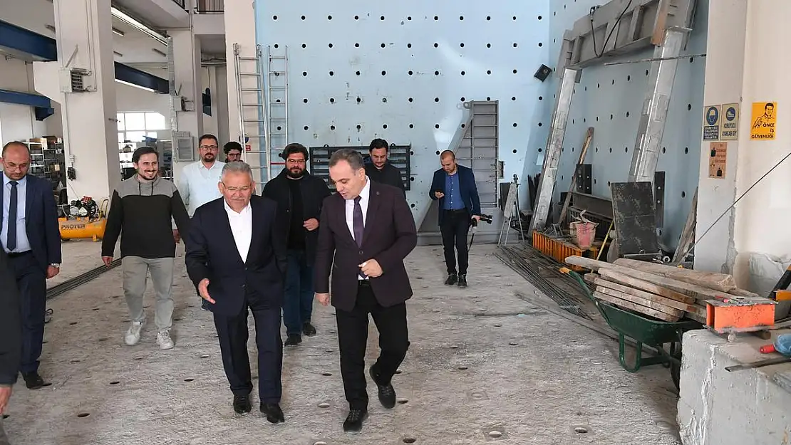 ERÜ DEPREM ARAŞTIRMA LABORATUVARI ÇALIŞMALARA DEVAM EDİYOR