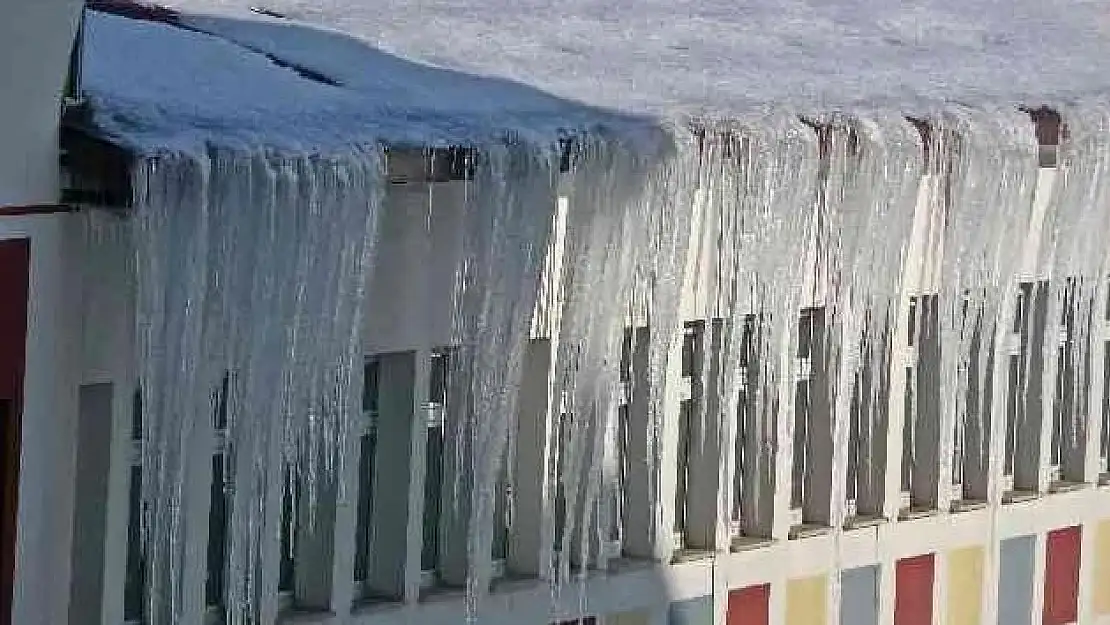 Erzurum buz kesti: Tekman'da sıcaklık -17°C