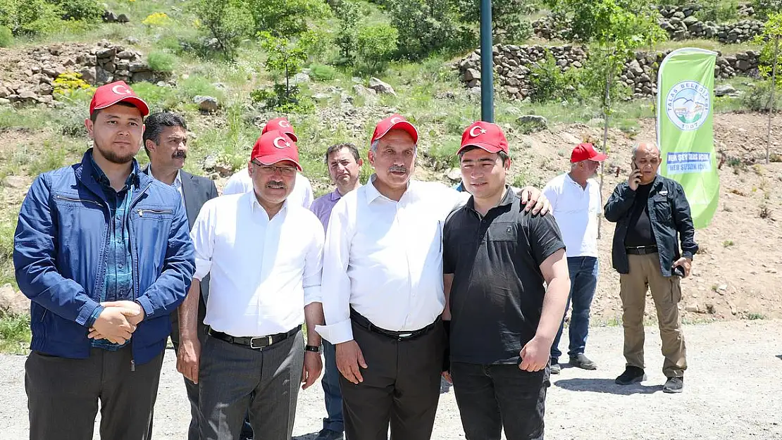 FETİH GÜNÜ'NDE AĞAÇ DİKTİLER