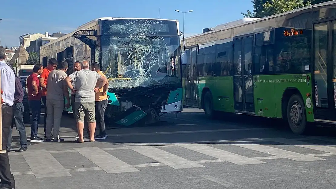 Freni tutmayan halk otobüsü kaza yaptı: 3 yaralı