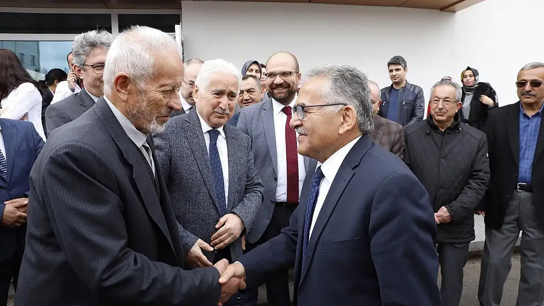 GÖNÜL DOKTORUNDAN HAYIRSEVERLERE ÖVGÜ