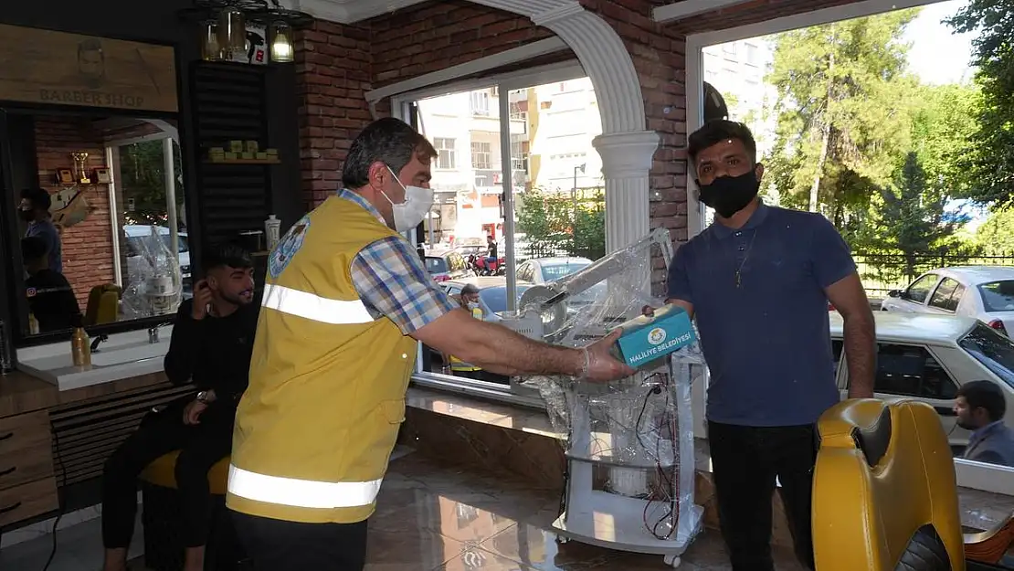 Haliliye Belediyesi maske dağıttı
