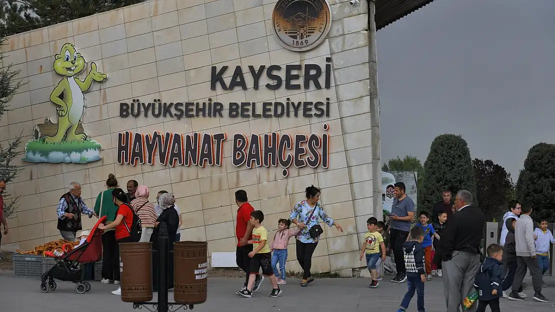 HAYVANAT BAHÇESİ'NE 3 GÜNDE 50 BİN ZİYARETÇİ