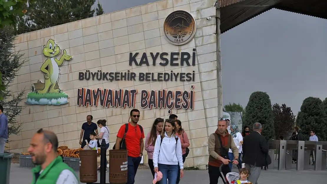 HAYVANAT BAHÇESİ'Nİ 65 BİN KİŞİ ZİYARET ETTİ