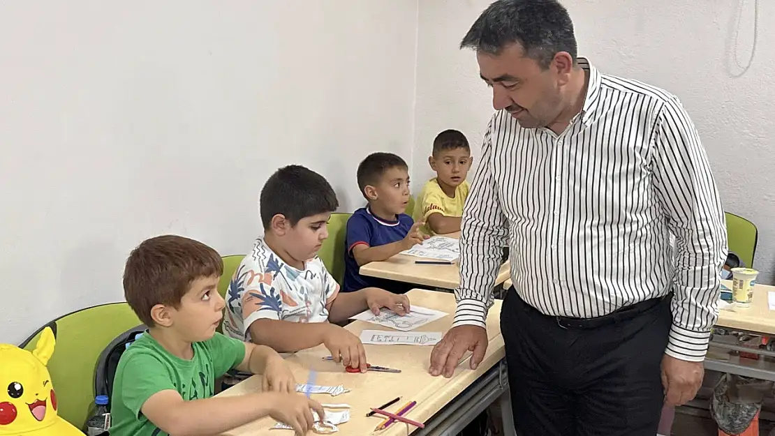 İl Müftüsü Ayvaz'dan Kur'an Kursu öğrencilerine ziyaret