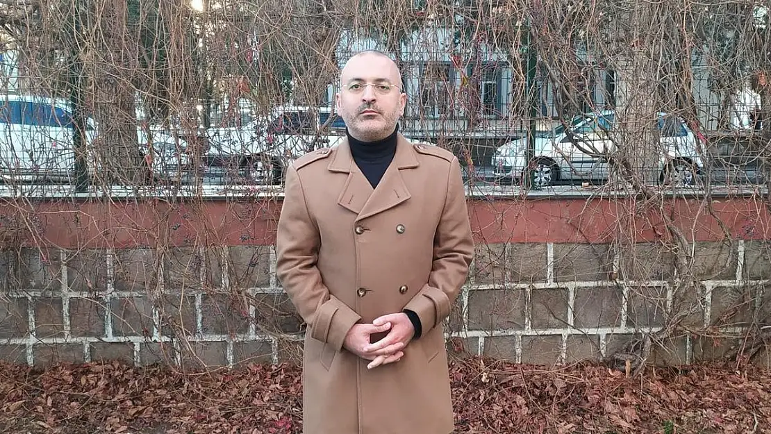 İYİ Partili Özhan: 'Sağlık sistemindeki sorunlar vatandaşın belini büküyor'
