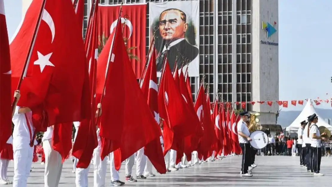 İzmir Meydanı çocuklarla renklendi