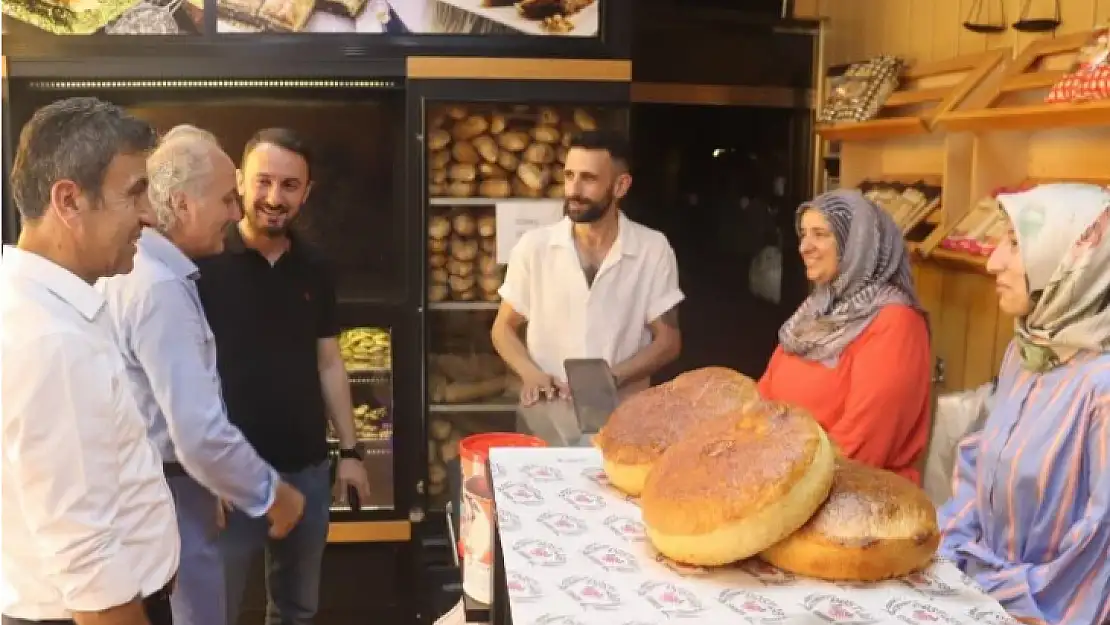 İzmit Belediyesi esnaf ziyaretlerini sürdürüyor