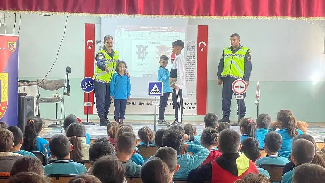 Jandarma dan öğrencilere trafik eğitimi