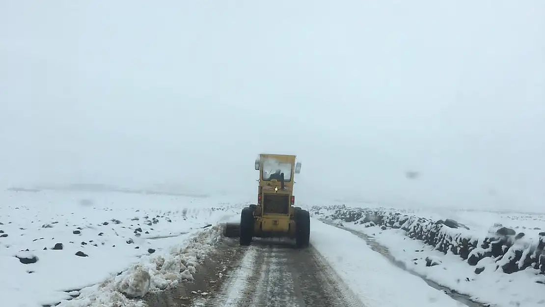 KAPANAN KIRSAL YOLLAR BÜYÜKŞEHİR EKİPLERİNCE AÇILDI