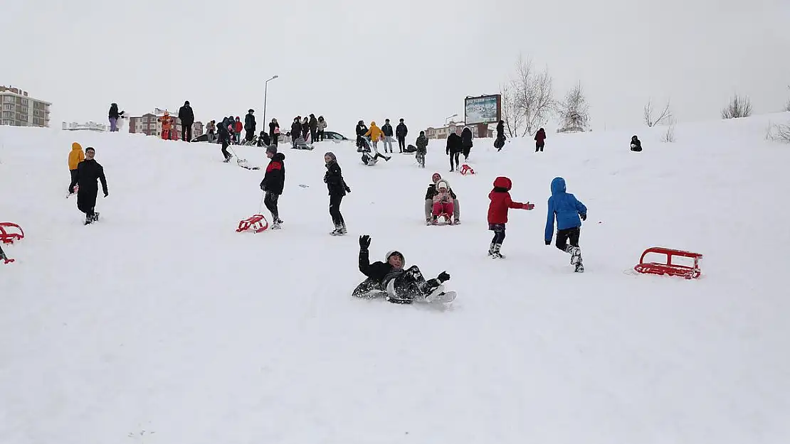 KAR YAĞDI, TALASLILAR BELESTEPE'YE KOŞTU