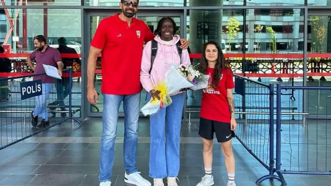 Kayseri Basketbol'un Senegalli ismi Fall sağlık kontrolünden geçti