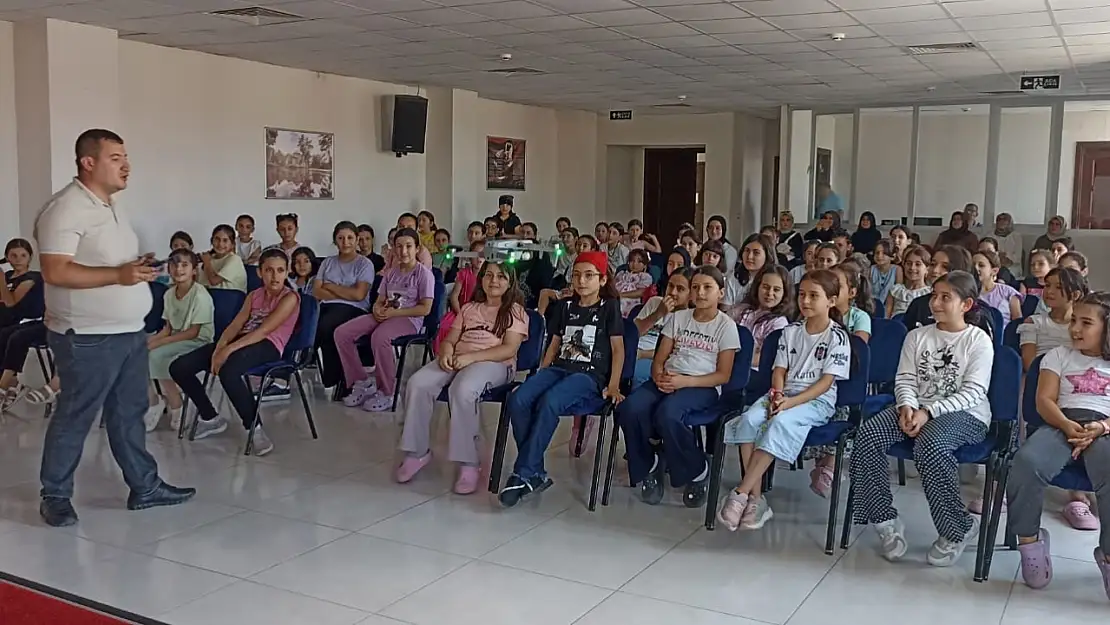 Kayseri Büyükşehir Belediyesi'nden gençlere dron eğitimi