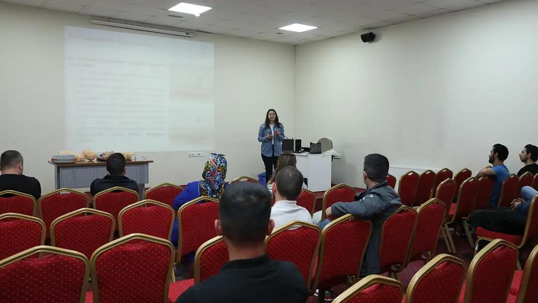 Kayseri Büyükşehir'den personeline ilk yardım eğitimi