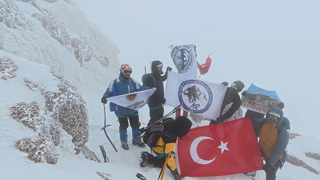 Kayseri dağcıları Erciyes'te zirveye ulaştı