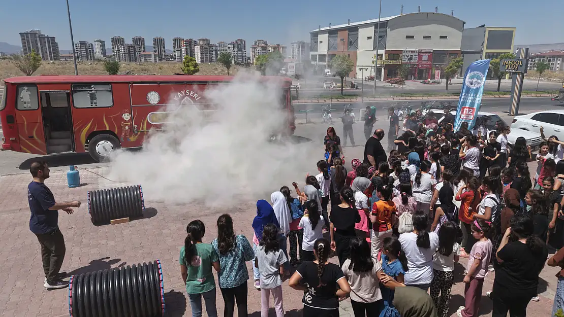 Kayseri'de gençlere afet ve yangın güvenliği eğitimi