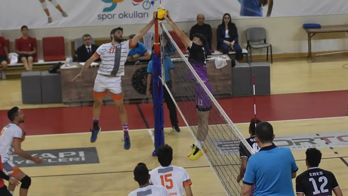 Kayseri Elit Voleybol: 3-1