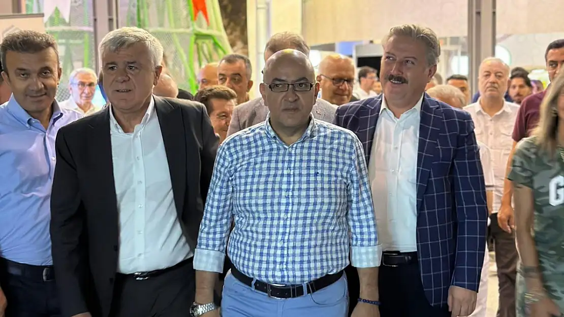 Kayseri Kent Konseyi'nden 7,5 Milyon Yıllık Fosil Sunumu ve Başkan Büyükkılıç'a ziyaret
