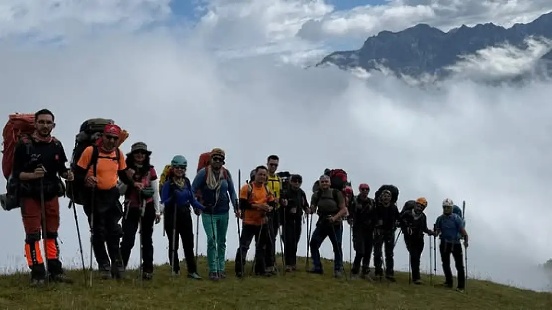 Kayserili Dağcılar Kazbek Dağı zirvesine ulaştı