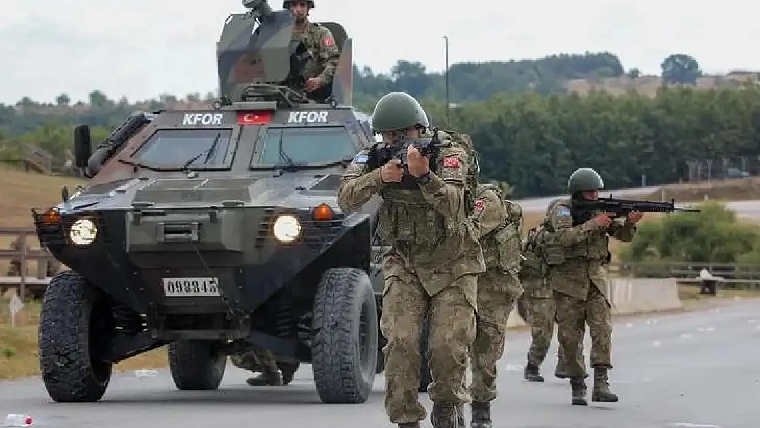 KFOR Komutası İtalya'ya devrediliyor