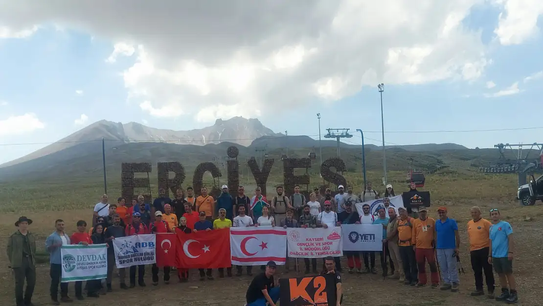 Kıbrıs şehitleri anısına erciyes zirve tırmanışı