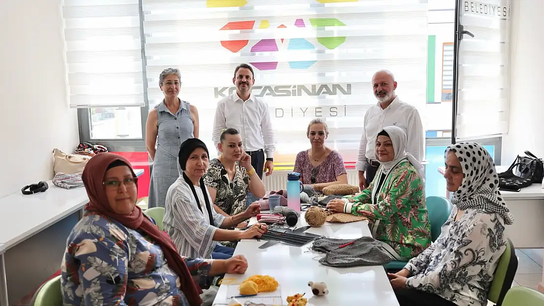 Kocasinan akademi'de kursiyerlerle buluşma