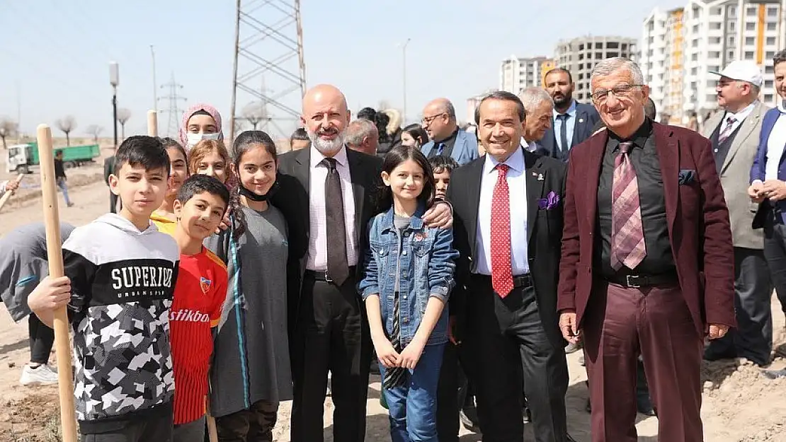 KOCASİNAN BELEDİYESİ, KAYSERİ'YE LAVANTA BAHÇESİ KAZANDIRIYOR