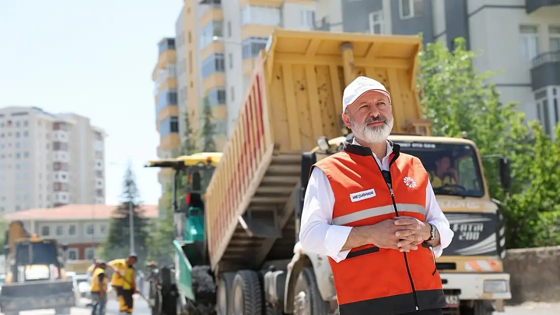 Kocasinan'da yerli asfalt plentiyle yollar güçleniyor