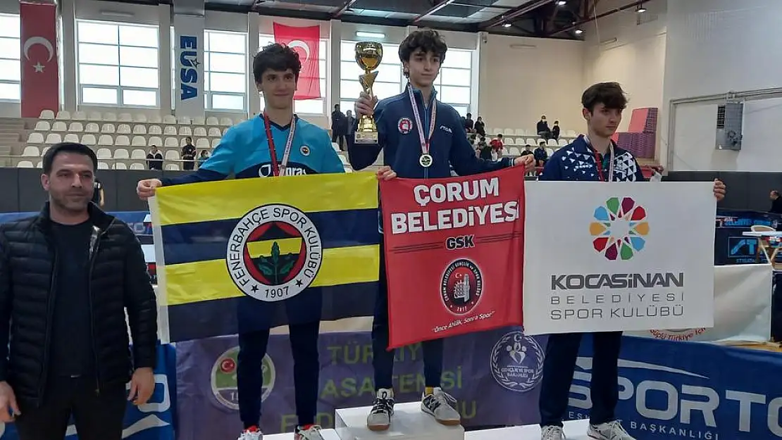 KOCASİNAN'IN SPORCULARI, BAŞARIDAN BAŞARIYA KOŞUYOR
