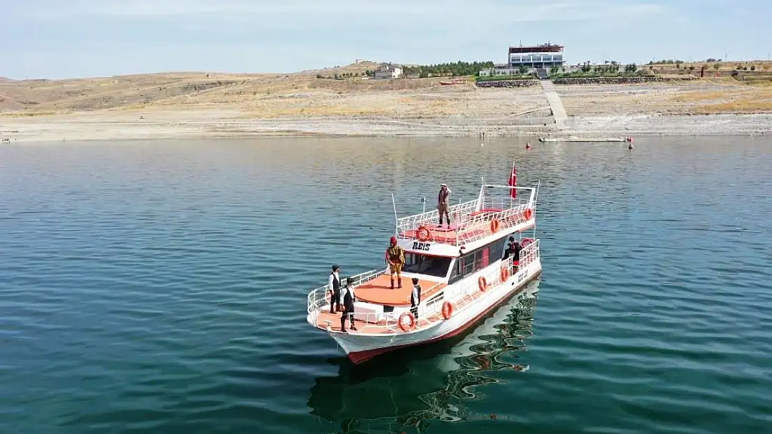 KOCASİNAN'DA DOLU DOLU 29 EKİM COŞKUSU
