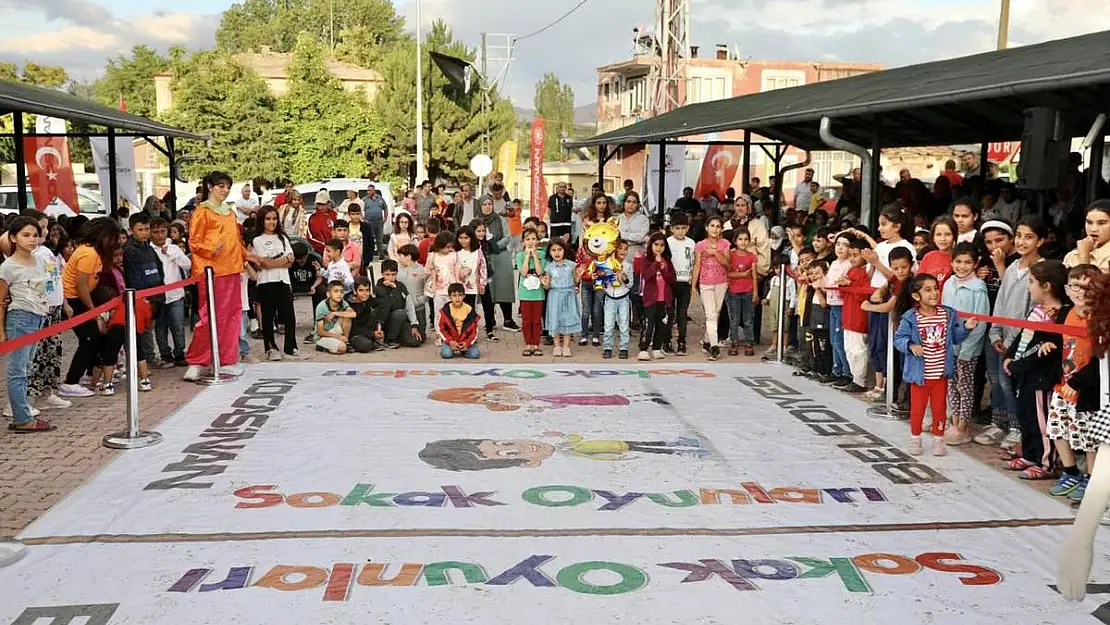 KOCASİNAN'DA SOKAK OYUNLARI BAŞLADI