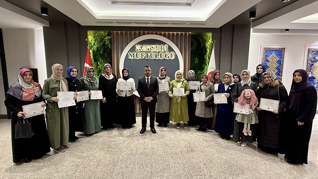 Masal anlatıcılığı eğitimi tamamlandı: 18 öğreticiye belge verildi