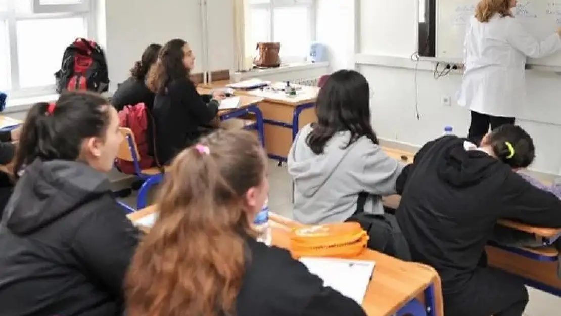 MEB'den Türkçe kararı
