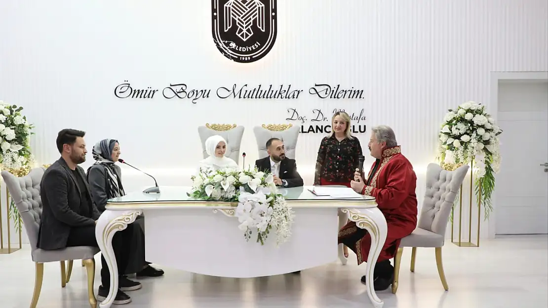 Melikgazi Belediyesi'nden 60 nikah rekoru