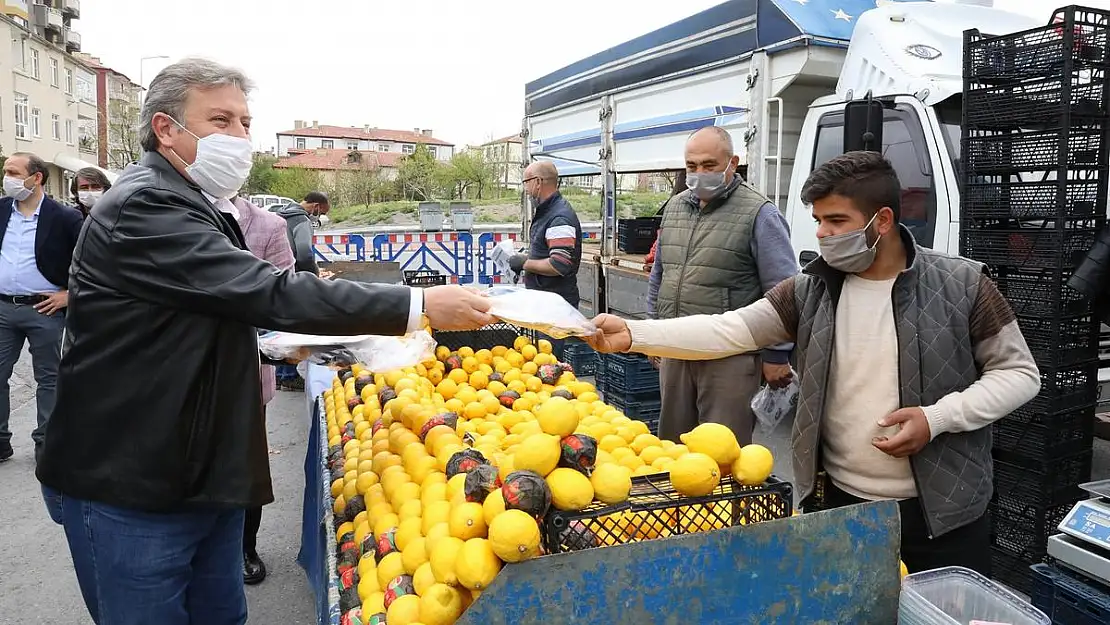 MELİKGAZİ'DE ESNAFA ÖZEL SİPERLİ MASKE DAĞITILDI