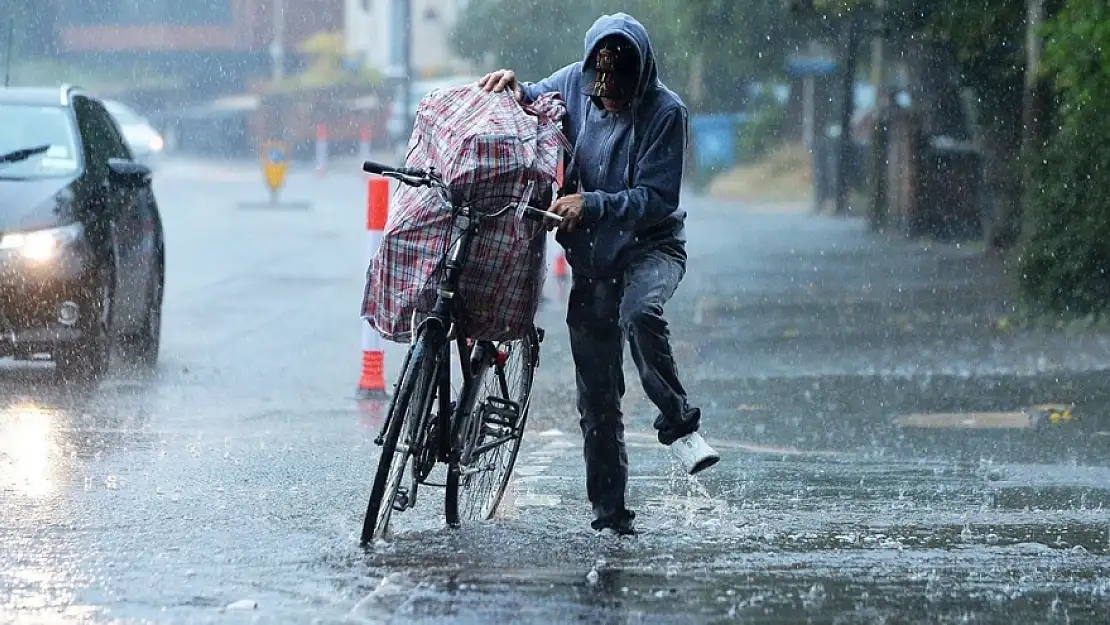 Meteoroloji'den yağmur, kar, fırtına uyarısı