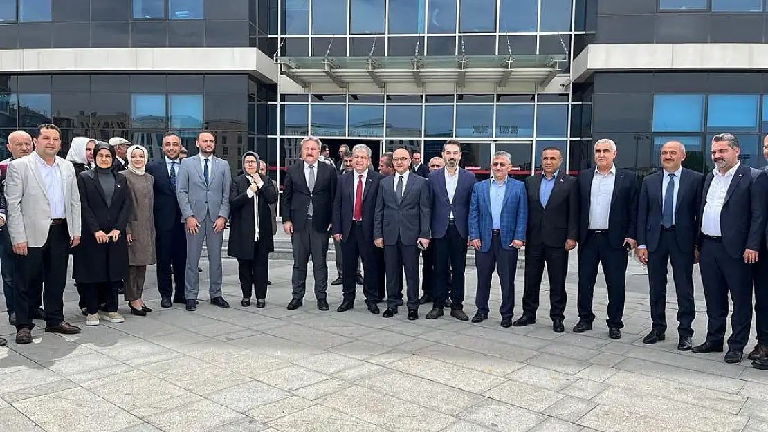 Milletvekilleri mazbatalarını aldı