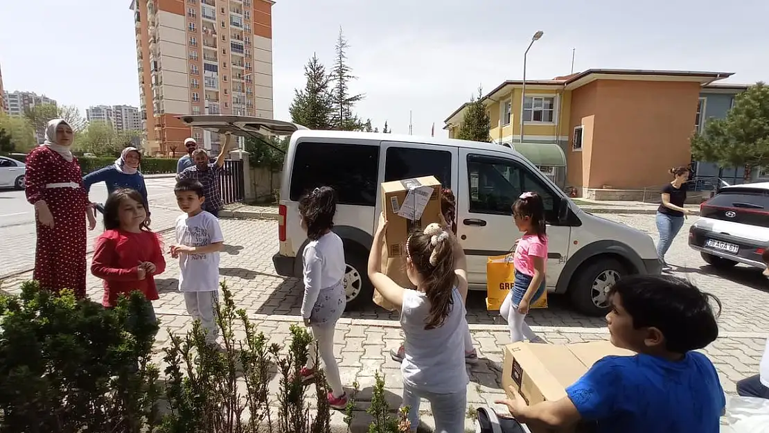 Minik öğrenciler Ramazan kolisi hazırladı