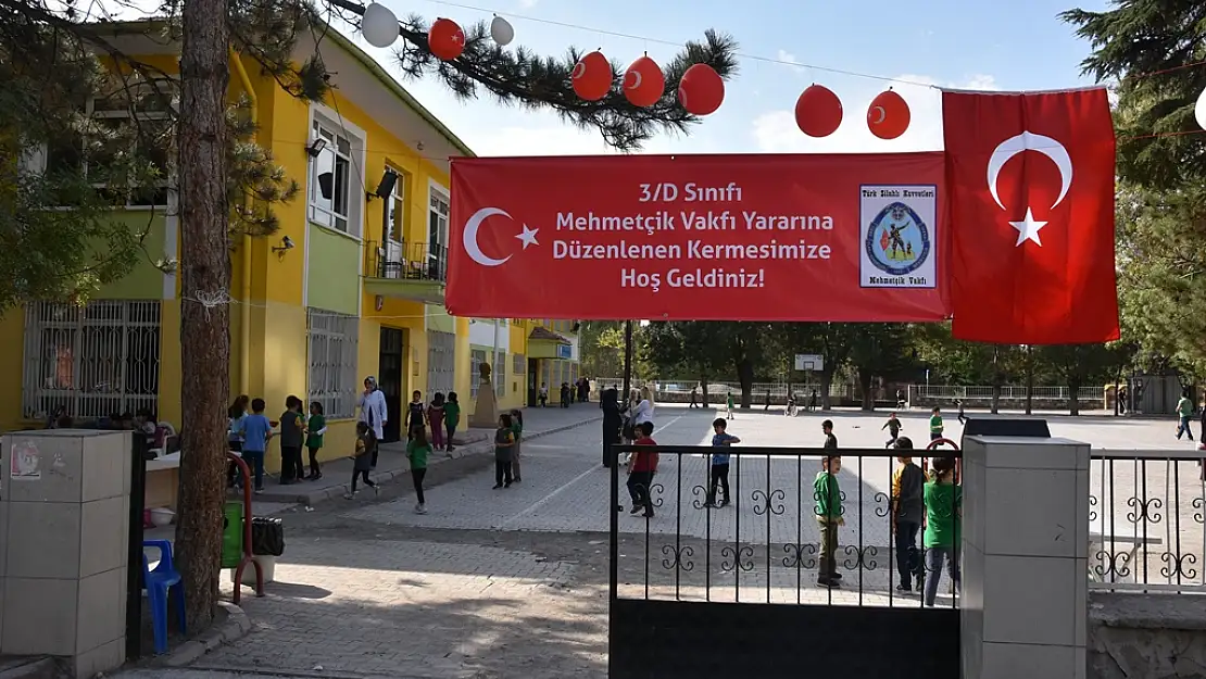 MİNİK YÜREKLERDEN MEHMETÇİK İÇİN KERMES