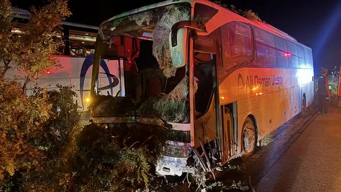 Niğde-Kayseri Karayolu'nda Yolcu Otobüsü Kazası: 1 Ölü, 13 yaralı