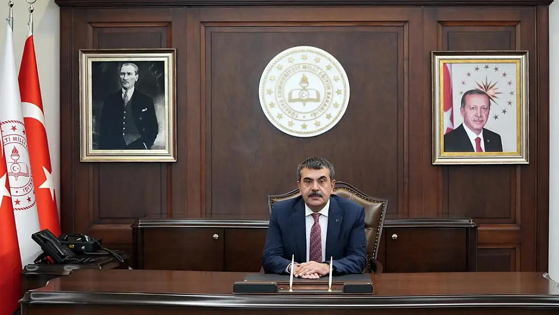 Okullarda yeni dönem Öğretmenlerde derse telefonla giremeyecek