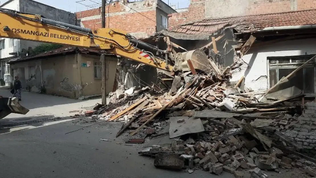 Osmangazi'de metruk binalar bir bir yıkılıyor