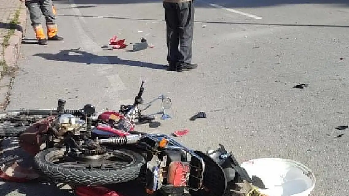Otomobil ile motosiklet çarpıştı: 1 yaralı