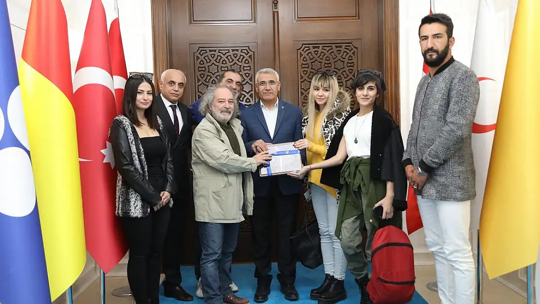 Oyuncu Ve Senaristlerden Başkan Osman Güder'e Ziyaret