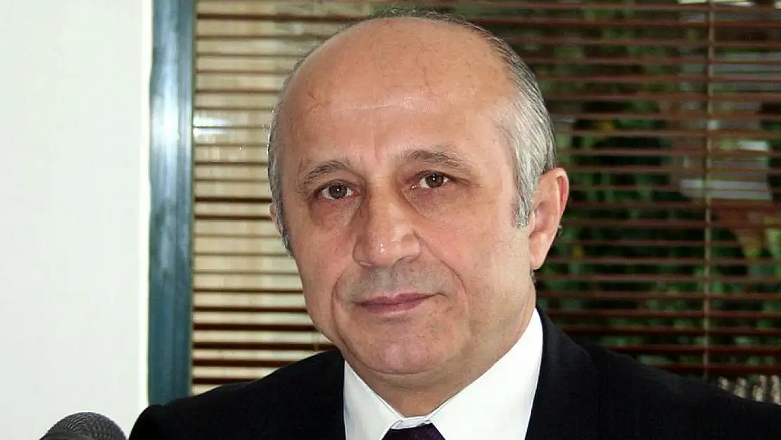 Prof. Dr. Yaşar Nuri Öztürk: Özgür düşüncenin cesur sesi
