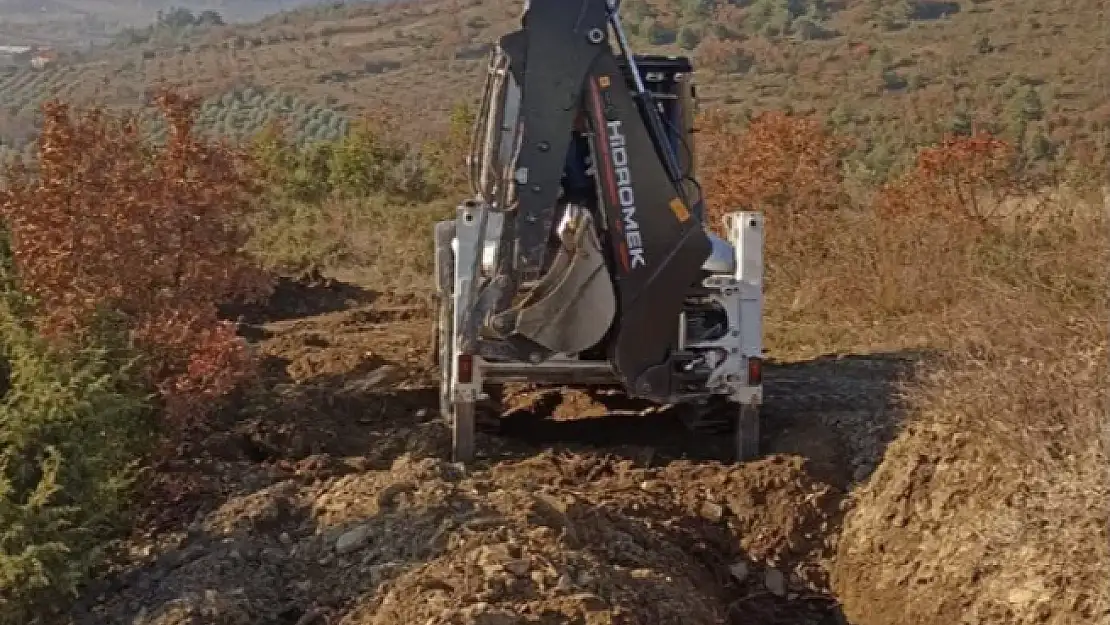 Sakarya Burhaniye Mahallesi'nde içme suyu hattı çalışması