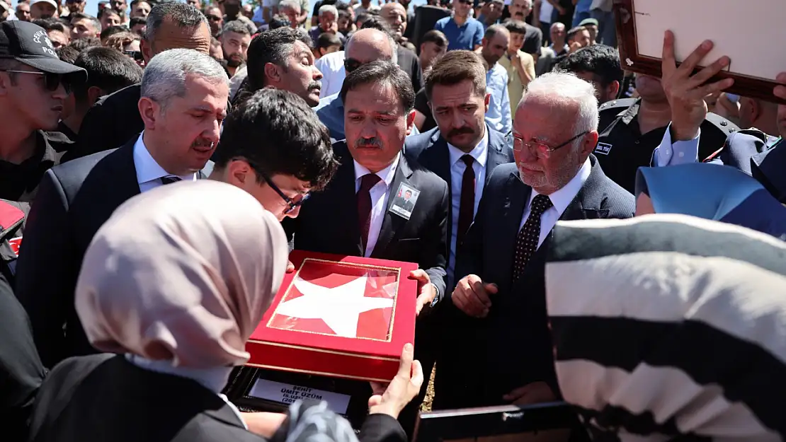 Şehit Ümit Üzüm Son yolculuğuna uğurlandı
