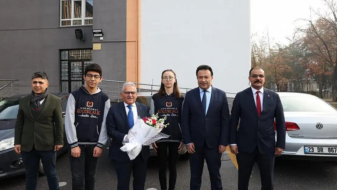 'SİZLER BİZİM GELECEĞİMİZSİNİZ'